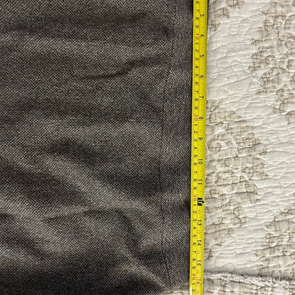 Beautiful brown tweed skirt by Ann Taylor LOFT. - Picture 7 of 7